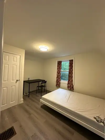 Prime Location – Downtown Peterborough single use only A private room is available on the second flo...