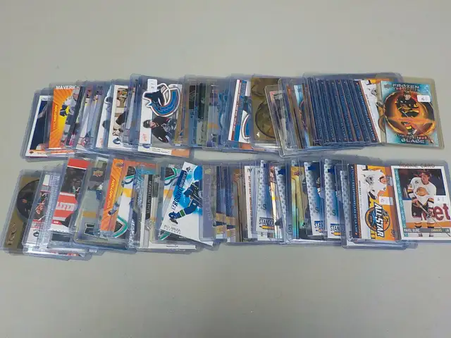 Vancouver Canucks Hockey Cards in Arts & Collectibles in Fredericton - Image 2