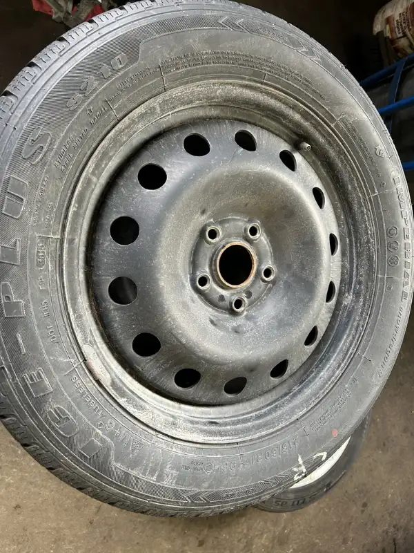 Volkswagen Tiguan 5*112mm 57.1mm with Imperial 215/60/17 winter in Tires & Rims in City of Toronto - Image 2