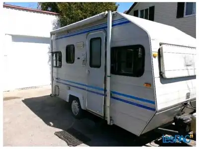 je vous debarrasse de votre roulotte ou tente roulotte et fifth wheel pour la scrap / metal je suis...
