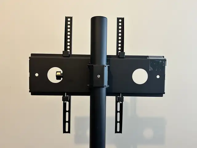 Mobile TV Cart for 13" to 60" Screens by VIVO in TV Tables & Entertainment Units in Vancouver - Image 8