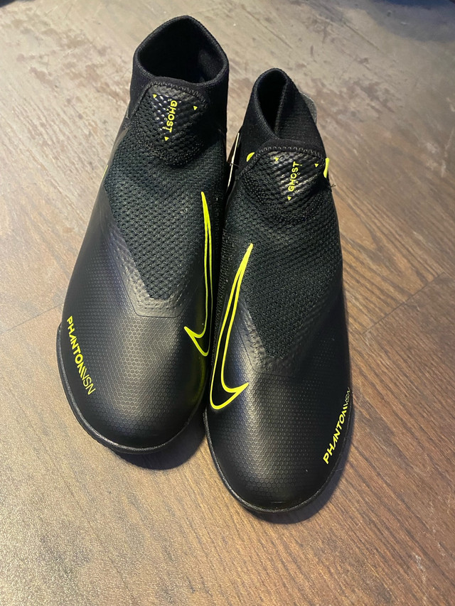 Nike Phantom VSN Soccer stuff shoes Brand New in Soccer in Markham / York Region - Image 2