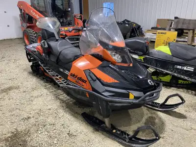 2016 Skidoo Tundra XTreme, great condition like new. - 3000km - just serviced and ready to go. - 154...