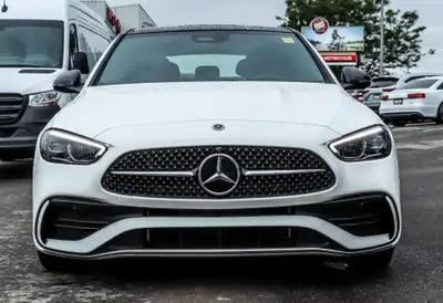 Léase take over 801$ a month with wear an tear warranty Plus oil changed C300 White an moka int 17k