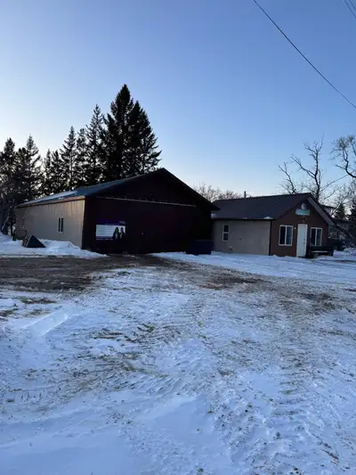 FOR LEASE – Office &/or Wood Frame Shop - Zoned Industrial Available May 1, 2026 520 sq ft Office –...
