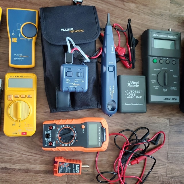 Fluke networks Klein tools LANcat multimeter Hand Tools Saskatoon Kijiji