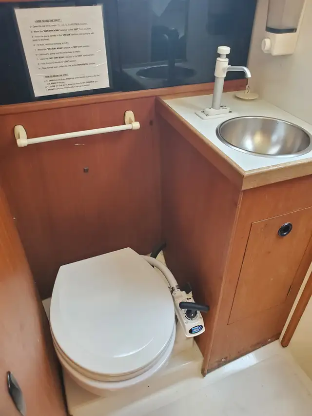 Sailboat C&C 27 MK III 1976 in Sailboats in Ottawa - Image 16