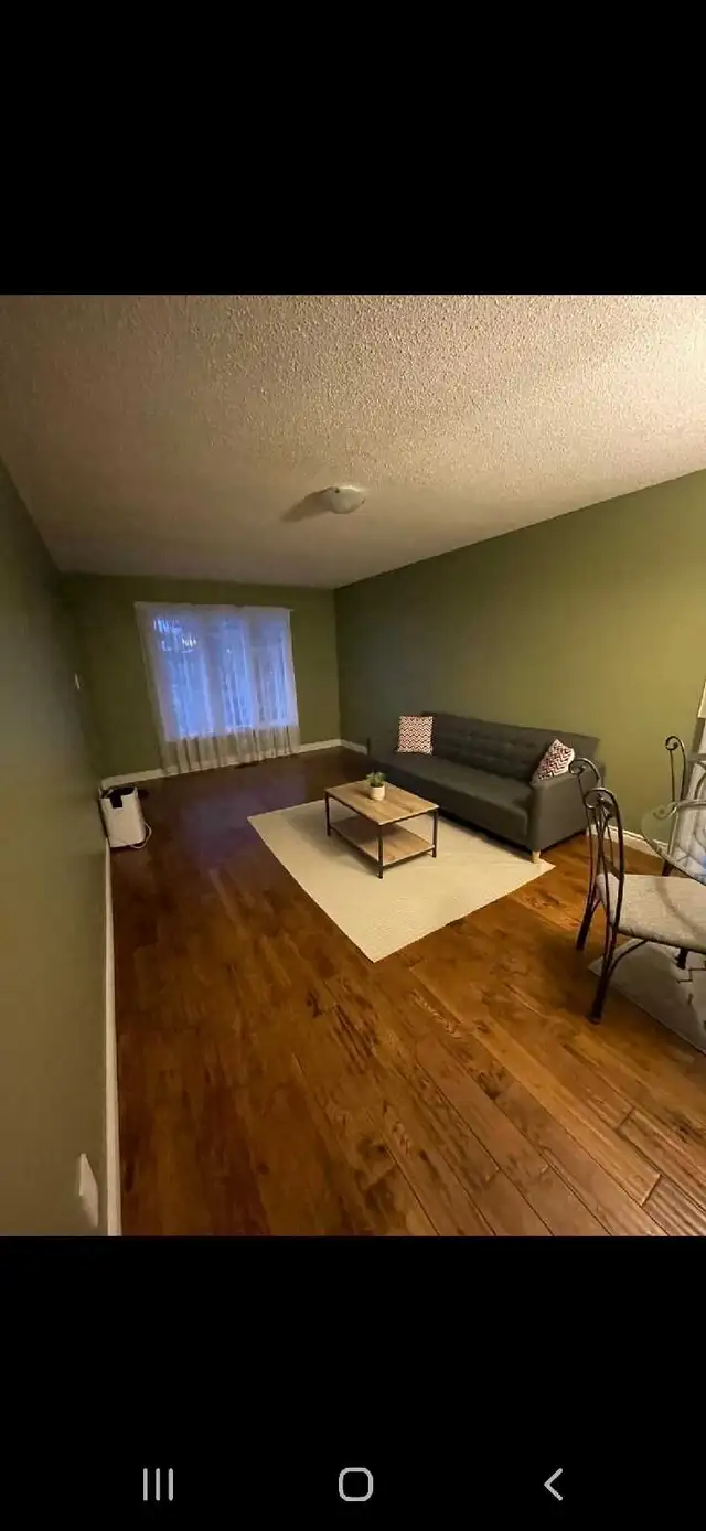 Female rooms for rent waterloo in Room Rentals & Roommates in Kitchener / Waterloo - Image 9