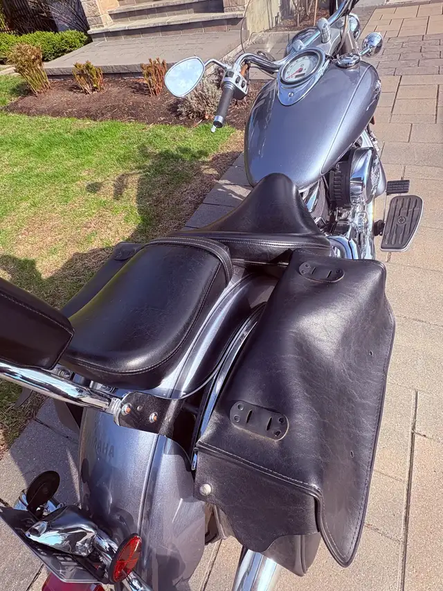 2003 Yamaha V-Star 1100 Classic in Street, Cruisers & Choppers in City of Montréal - Image 7