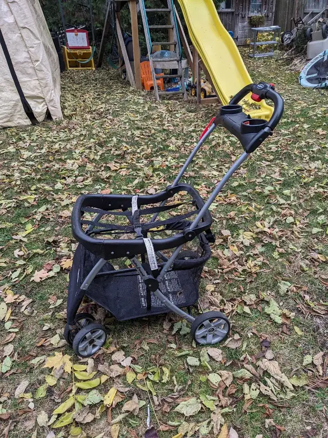 Infant/baby bucket car seat - used in Strollers, Carriers & Car Seats in London - Image 8