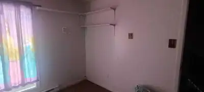 Room for rent in town house looking for female only. $550 rent + $150 for utilities Month to month w...