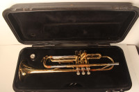 Yamaha YTR-232 Trumpet with Case and Mouthpiece