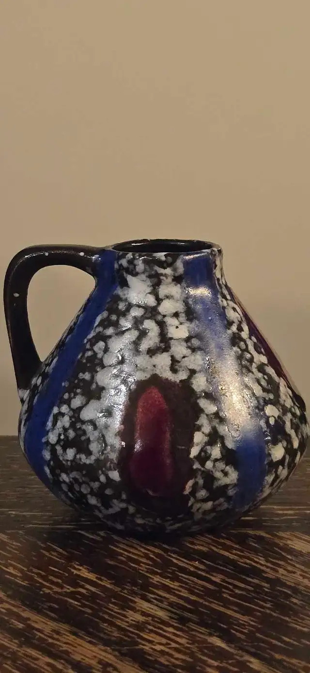 RARE MCM EAST GERMAN POTTERY BUD VASE FANTASTIC SHAPE in Arts & Collectibles in St. Albert - Image 6