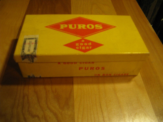 Vieille boîte de cigares PUROS en excellent état. dans Art et objets de collection  à Trois-Rivières