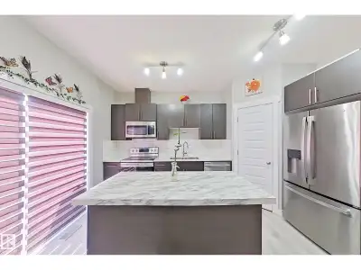 PRICED TO SELL Beautiful property in Laurel community includes 3 bedrooms, 2.5 washrooms, one bonus...