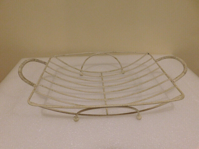 Rectangular Metal Wire Basket/ Tray/Centerpiece in Other in Kitchener / Waterloo