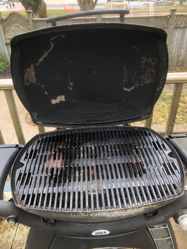 BBQ. Weber Q series  in BBQs & Outdoor Cooking in City of Halifax - Image 2