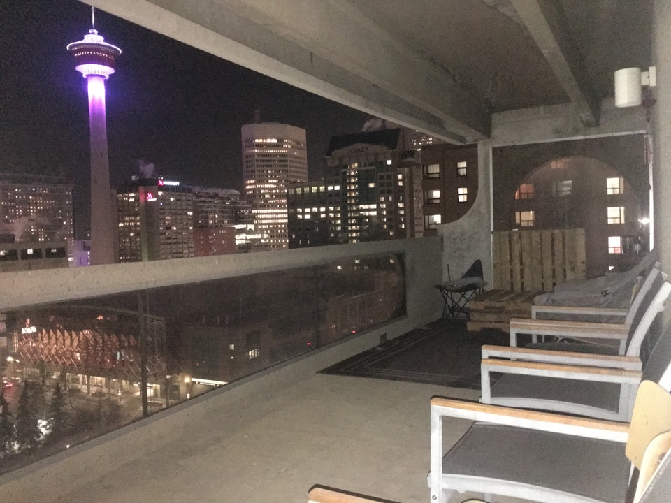 Huge Downtown Corner Unit + Massive Balcony & Views! (1BR + Den) 3