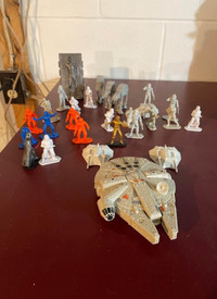 Star Wars Minifigs and Millennium Falcon