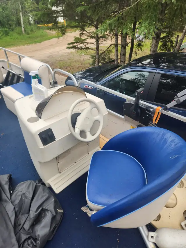 Pontoon Boat for sale, Reduced Price in Powerboats & Motorboats in Prince Albert - Image 5