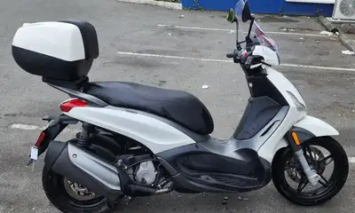 Hi there ! I'm selling my 2017 BV 350! Driven: 10,280 km - Its in great working condition. - I am th...