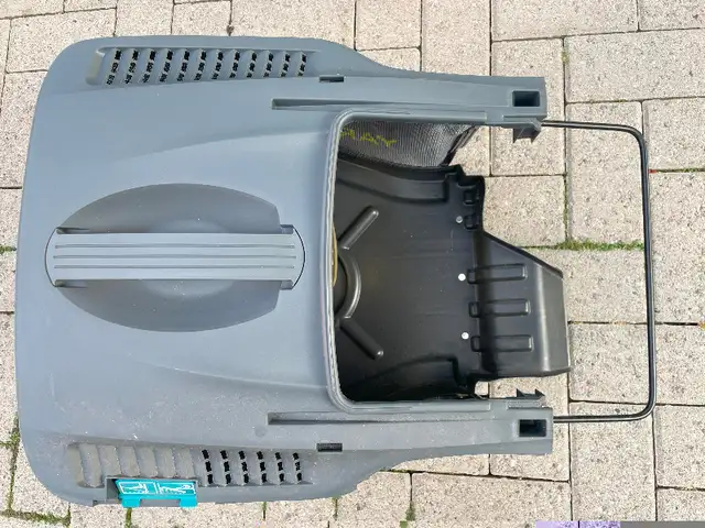 Yardworks Lawn Mower grass Bag & Frame replacement in Lawnmowers & Leaf Blowers in City of Toronto - Image 4