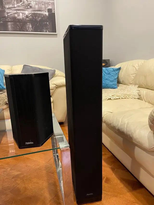 Definitive Technology set of 5 speakers in Speakers in Markham / York Region - Image 6