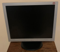 17” Samsung SyncMaster LCD Monitor Model 173v
