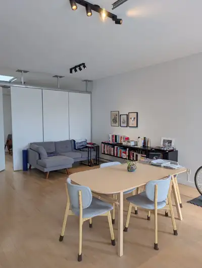 Beautiful 800 sq.ft. loft on the top floor of a quiet Hochelaga street. ✨ Highlights High ceilings +...