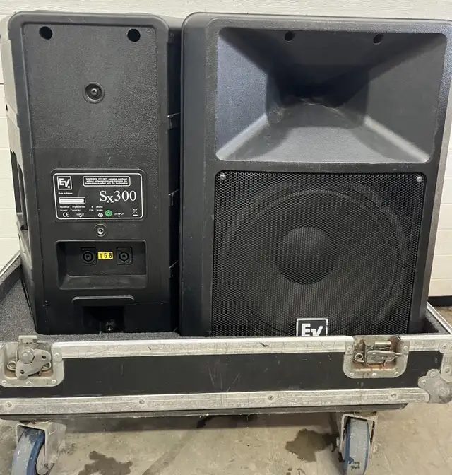 Pair EV Sx300E 12” two way 300 watt speakers Good condition in Pro Audio & Recording Equipment in London - Image 9
