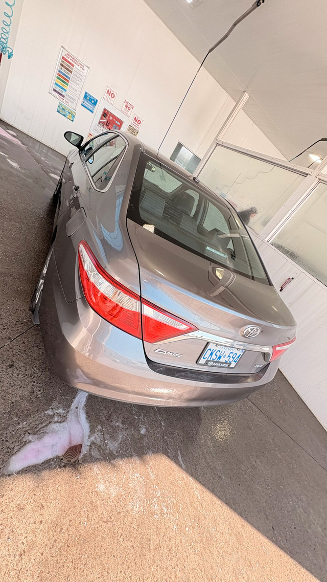 2016 Toyota Camry XLE V6 – Clean, Loaded, in Cars & Trucks in Ottawa - Image 3