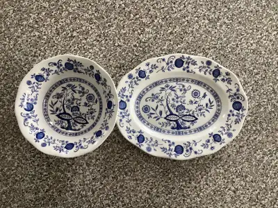 ENGLISH WEDGWOOD BLUE ONION-BOL ET ASSIETTE, View more