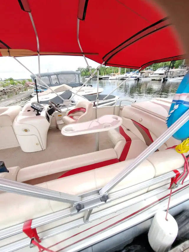 Pontoon in Great Condition! / Ponton en Superbe Condition! in Powerboats & Motorboats in Gatineau - Image 7