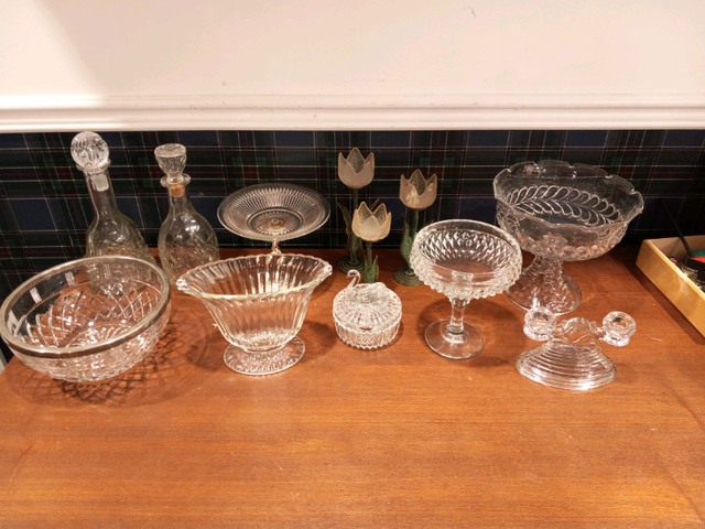Lot vase antique depression glass? Vaisselle vitre tulipes brass dans Art et objets de collection  à Granby