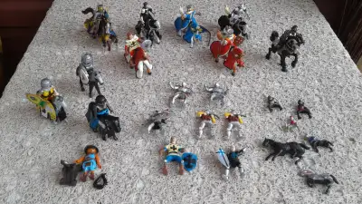 GREAT COLLECTION OF MEDIEVAL HORSES WITH KNIGHTS MOST ARE BY SCHLEICH, GERMANY KNIGHTS WITH HORSES--...