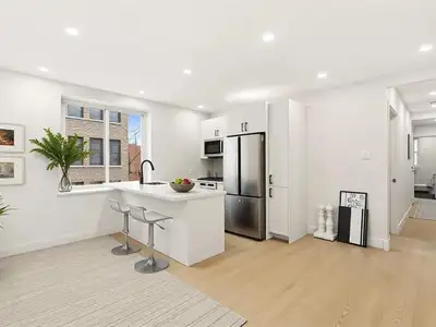 5 1/2s. FULLY RENOVATED. Plateau Mt Royal