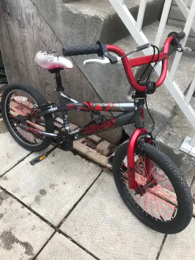 Vélo (bike) Spider-Man  roues 18po avec frein à main pour garçon, View more