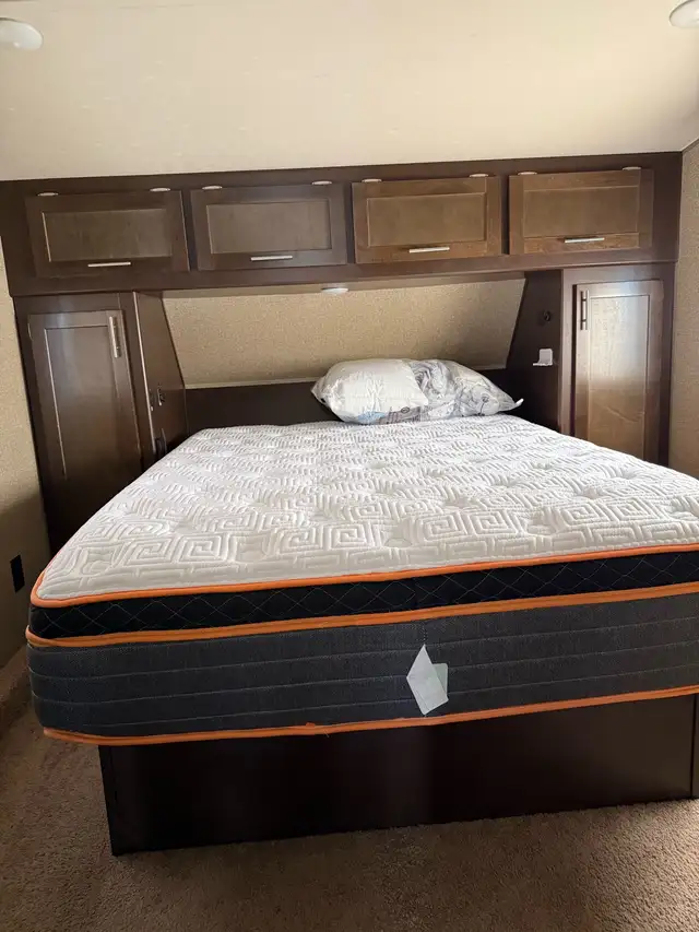 2016 Forest River Wolf Park Toy Hauler Fifth Wheel in Travel Trailers & Campers in London - Image 7