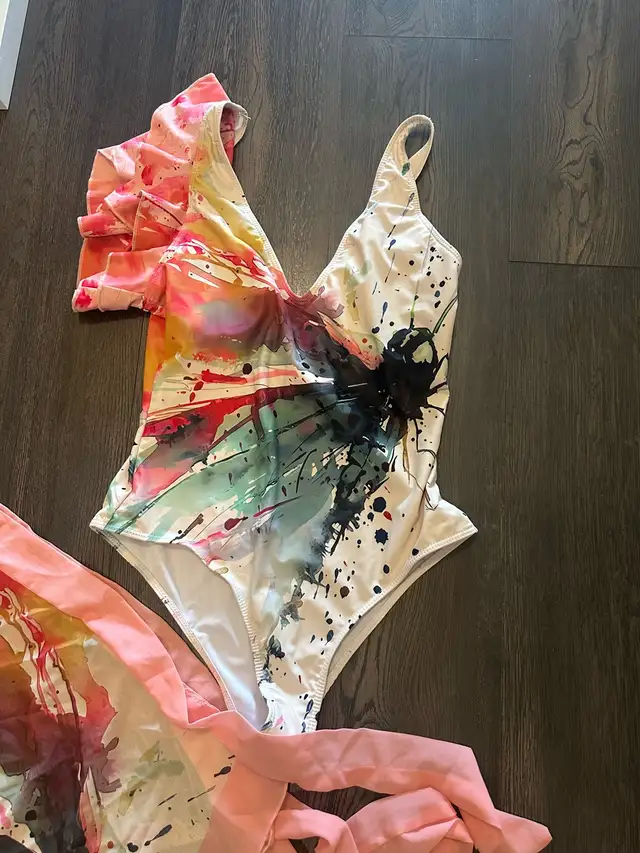 Women swimming dress in Other in Oakville / Halton Region - Image 3