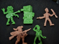 2012 SLUG ZOMBIES Jakks