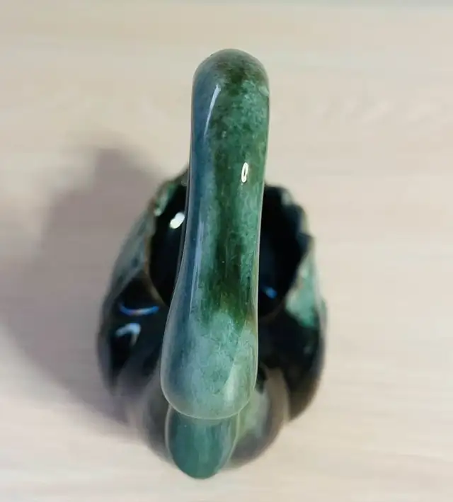 VTG Blue Mountain Pottery Swan Dish  Green Drip Glaze Canadian in Arts & Collectibles in City of Toronto - Image 4