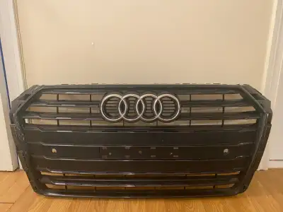 Audi A4 grill fits on 2017-2019 models Was on a 2019 Audi A4 Technik S Line Black Package Little cra...