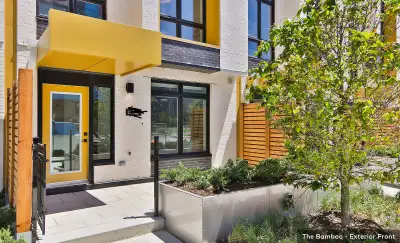 beautiful townhouse located Dundas St E & River St. All furniture, all inclusive, available from Dec...