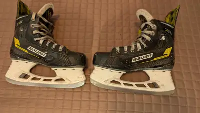Youth Hockey Bundle (Suit Age ~8-10): Bauer M3 Skates, CCM Helme, View more