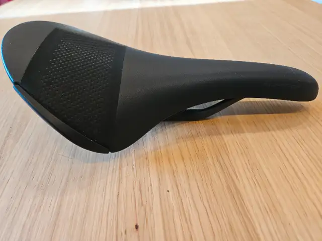 Fizik Aliante R1 Saddle Large - Road Bike Saddle628632768423701212