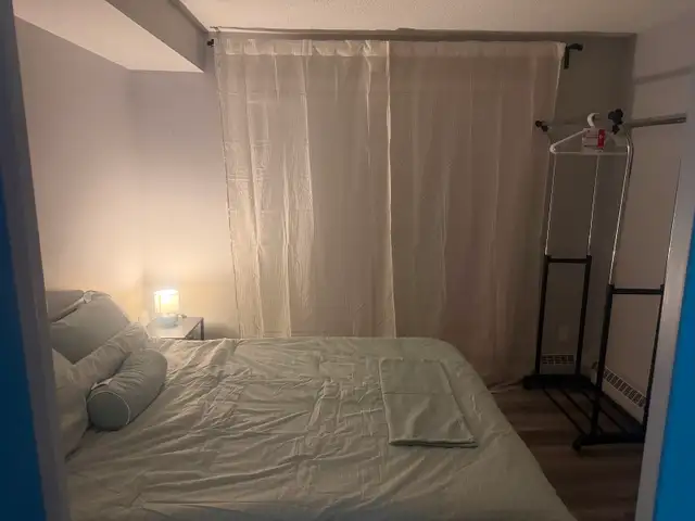 Cozy Furnished Bedroom for Rent - Quiet & Clean Home - Edmonton