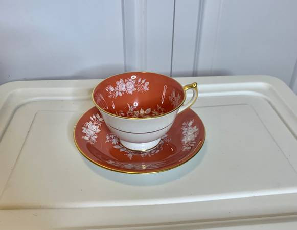Vintage Aynsley Fine English Bone China Teacup & Saucer Orange w in Arts & Collectibles in Burnaby/New Westminster - Image 4