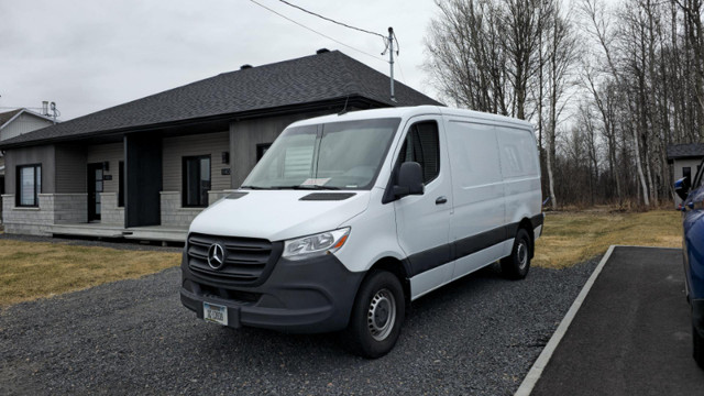 MERCEDES BENZ SPRINTER 2500 /2019 BAS KILO 54000KM dans Autos et camions  à Lac-Saint-Jean - Image 2