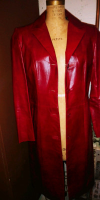 Superbe manteau mi long en cuir véritable rouge Dimitri small