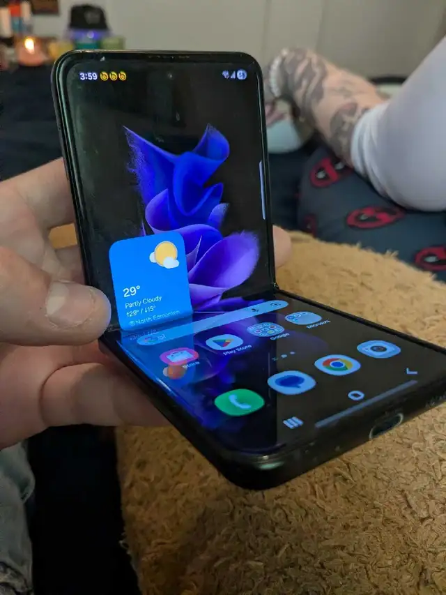 galaxy z flip 3 518971124750100481